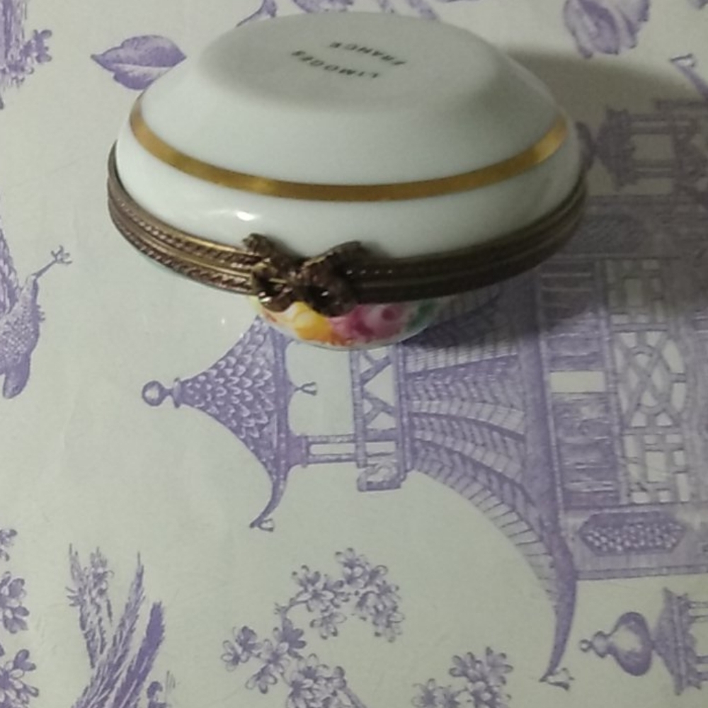 Beautiful Limoges Box - Picture 8 of 11